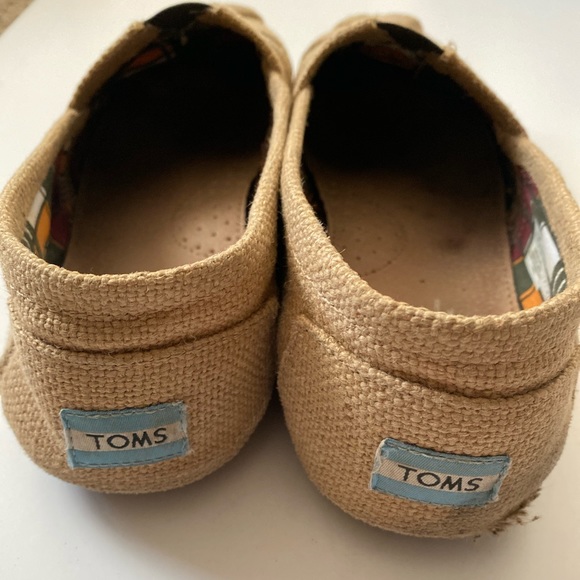 Toms tan - Picture 2 of 4